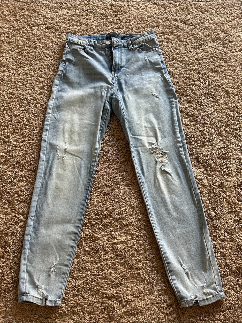 Light Wash Distressed Women’s Jeans